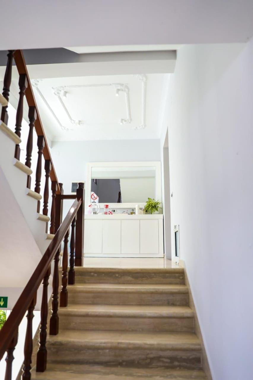 Merkaj Hotel Berat Extérieur photo