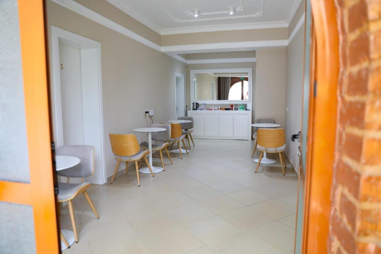 Merkaj Hotel Berat Extérieur photo
