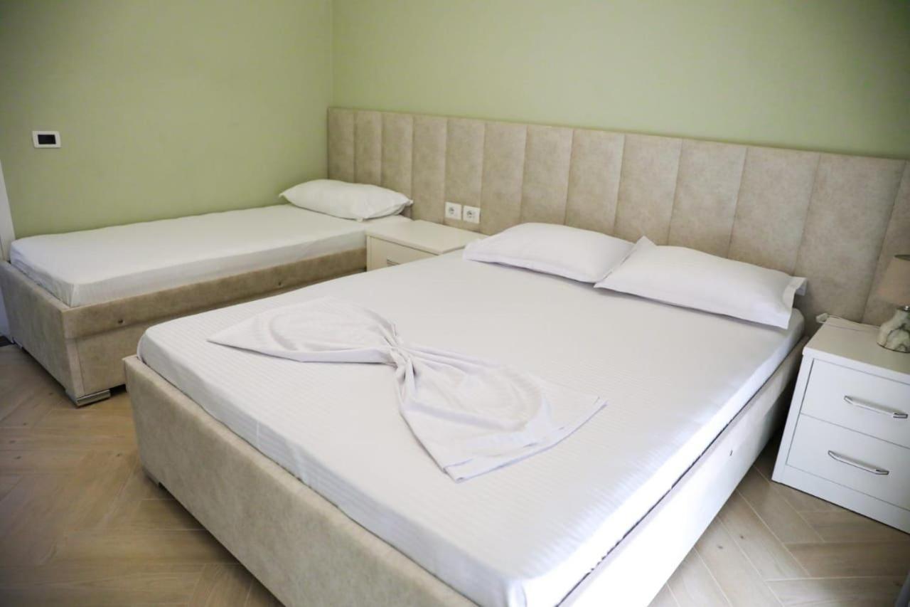 Merkaj Hotel Berat Extérieur photo