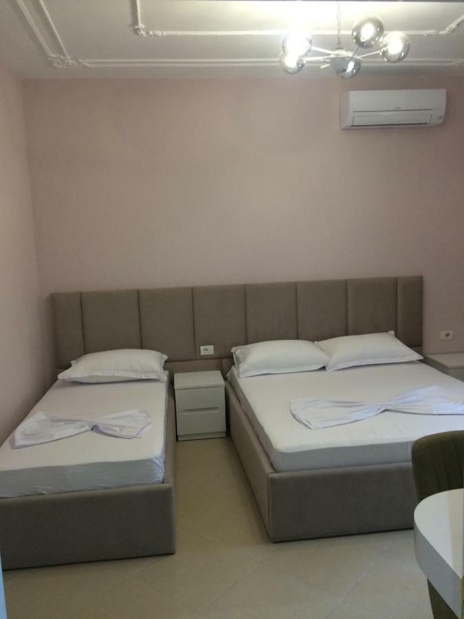 Merkaj Hotel Berat Extérieur photo