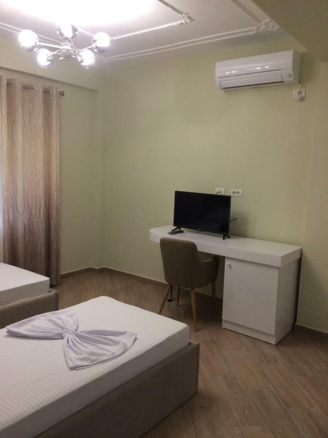 Merkaj Hotel Berat Extérieur photo